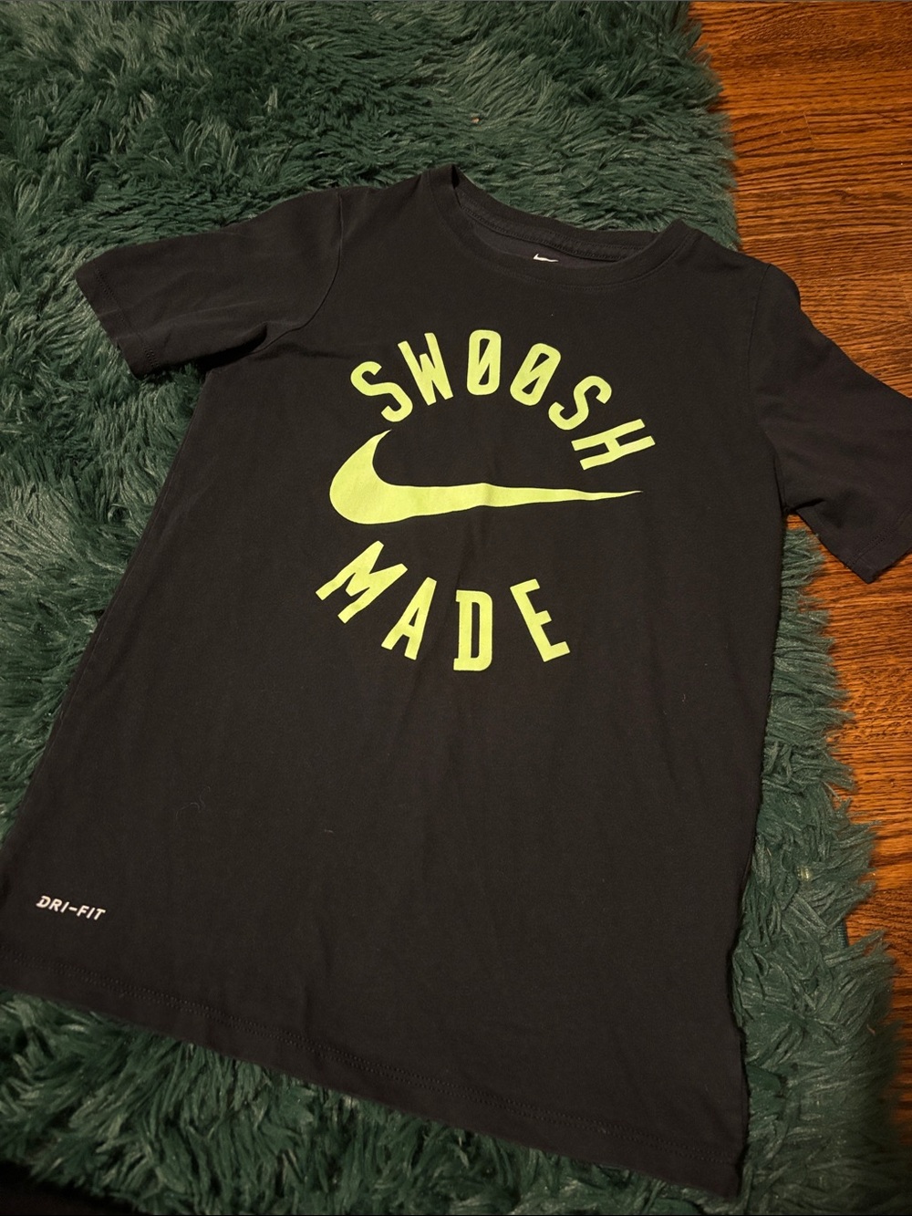 Dri Fit Nike Swoosh Tee Small